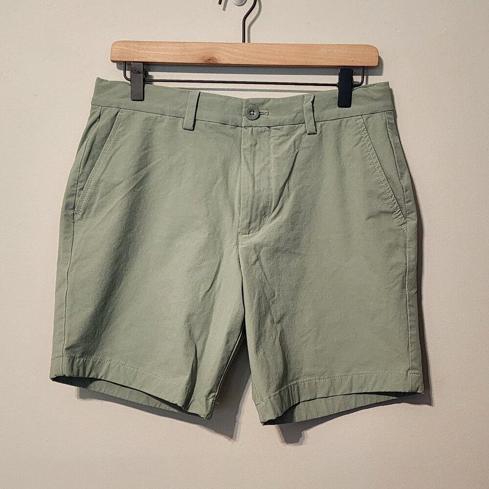 Vineyard Vines performance shorts men sz 30 Green golf stretchy